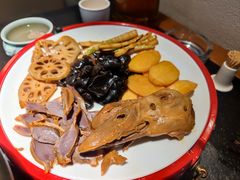 -万重锦·人文川菜馆(骡马市店)