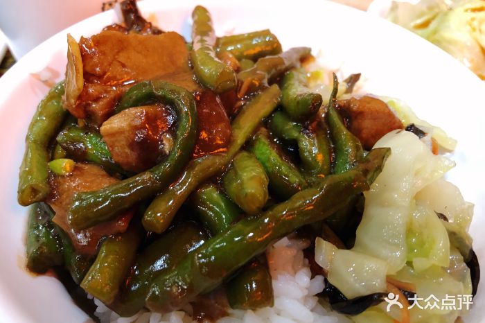 肉焖豆角饭