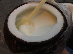 -志龙皇冠吃货椰子铺
