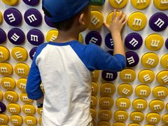 -m豆巧克力世界(上海世茂广场店)