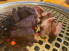 厚切牛舌-唯成•韩国炭火烤肉 유성고기