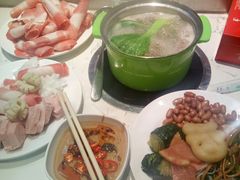 -尚捞港式回转小火锅(人人乐购物广场店)