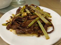 茶树菇炒牛柳-牧羊餐厅