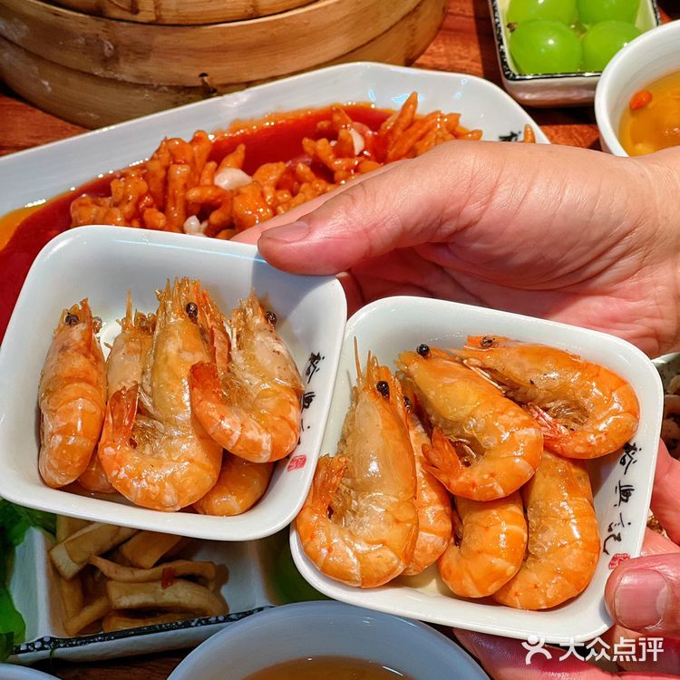 暑假来上海必打卡的蟹黄面