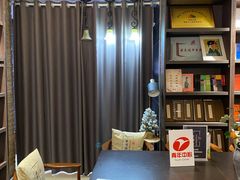 -钟书阁(松江泰晤士小镇店)