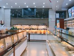 面包甜点陈列柜-东南饼庄(南昌市卫生学校住宅区店)