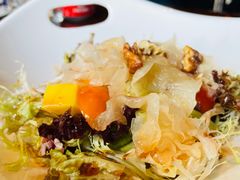 鲜银耳水果色拉-YUE·6·西式融合餐厅(外滩六号店)