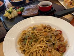 -必胜客(康华路店)