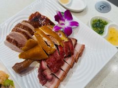 烧味拼盘-香港新发烧腊茶餐厅(水围店)