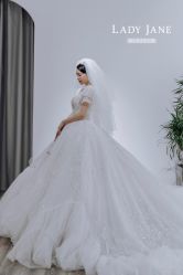 -Lady  Jane高端婚纱礼服馆