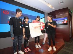 -lululemon(上海浦东IFC店)