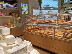 面包甜点陈列柜-好利来(曲江龙湖店)