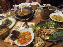 -老滇山寨•云南特色菜•地方菜•民族风情歌舞表演(金碧店)