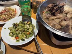 -头上红煨盐鸡·非遗院子餐厅