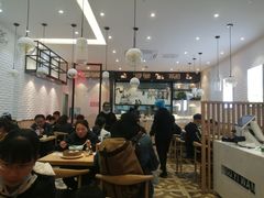大堂-顾一碗馄饨·烧麦(儿童医学中心店)