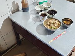 -正宗杨记普洱酸醋米线(总店)
