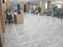 -上海大学附属上海和平眼科医院