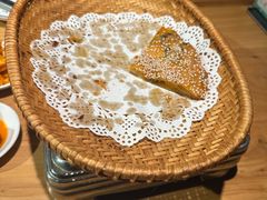 -帅巴人舅母子腊蹄民俗村