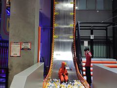 -嗨翻Hi-Fun竞技主题乐园·蹦床亲子生日轰趴(国光1937店)