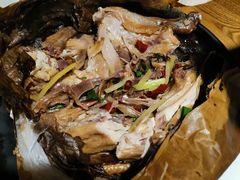 杭州叫花鸡-杭百味·大众精选杭帮菜(西湖音乐喷泉店)