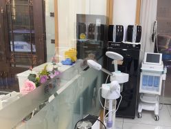 -靓芙泉专研痘痘肌