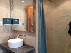 艾扬格瑜伽广州中心(领峰馆)-广州萨谛艾扬格瑜伽中心