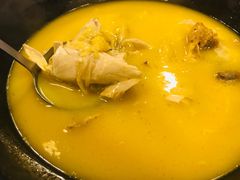 -鲜入围煮花胶鸡海鲜火锅