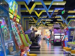 -反斗乐园π·电玩·高空拓展·蹦床(龙华天虹店)
