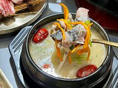 -围炉肉舍•炭烤活鳗•丹东海鲜烤肉(步行街店)