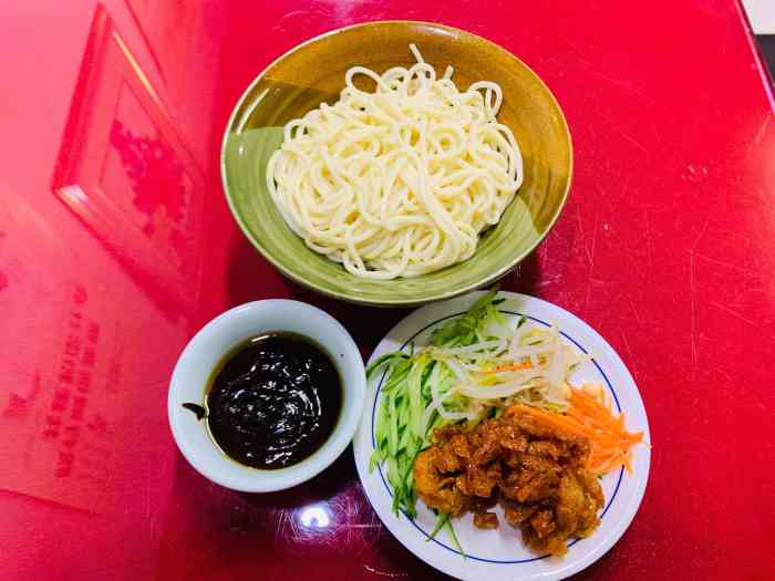 老天津卫炸酱面(河北路店)-"天津小逛两天,因为同行的其他人都喜欢吃
