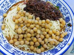 -渝之汇牛肉豌杂面