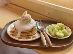 百香果酱水果松饼-春风十里咖啡馆
