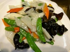 -老码头黑皮肘子锅包肉熏酱水饺(文政街店)