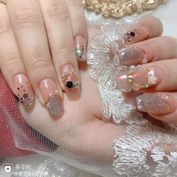 -Pink You美甲洗眉纹绣定制中心