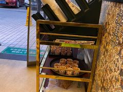 面包甜点陈列柜-西域阿里马新疆菜·清真(桂花路店)