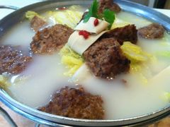 白菜干豆腐炖狮子头-山水草塘老菜馆