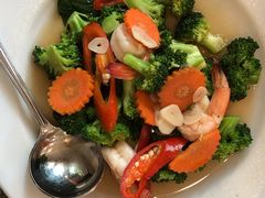 -Chom Cafe and Restaurant