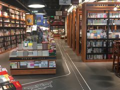 -西西弗书店&矢量咖啡(凯德晶萃广场店)