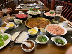 -小天鹅火锅·一线江景洪鼎旗舰店(洪崖洞店)