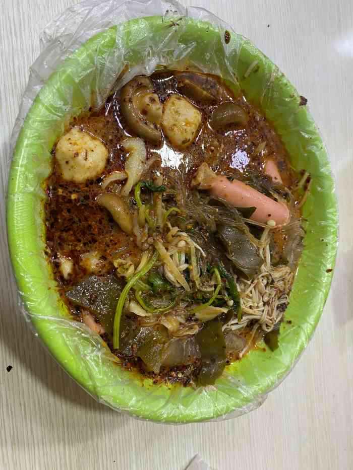 杜老鲜麻辣烫(立信街店)-"真是超级赃的一家店,服务态度极差,反正就.