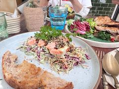烤三文鱼沙拉-O'mills Sourdough Bakery&Bistro(永嘉路店)