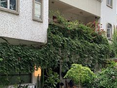-彳亍咖啡·这里(水湾路店)