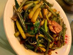 红菜苔炒腊肉-天下客饭店(中山路店)