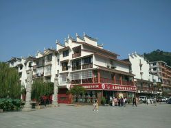 -凤凰县苗族银饰锻制技艺传习所