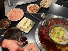 -洞亭火锅(防空洞总店)