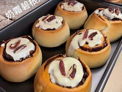 奶霜碧根果肉桂卷-River精品面包