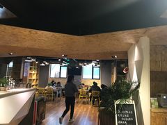 -新华里咖啡书吧(新华书店小寨店)