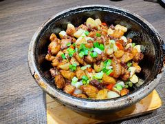 招牌石锅鸡-锦庐道地川菜(来福士店)