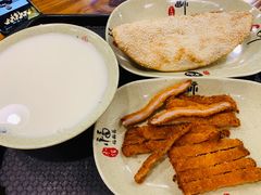 -禾诗夜市大饼油条(松江店)