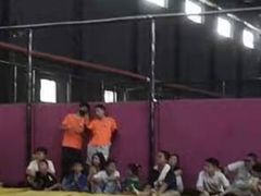 -嘿哟动霸CHUA·新潮玩运动娱乐中心·蹦床滑冰团建乐园